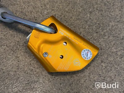 Fallskyddssele Petzl Newton samt blandade delar