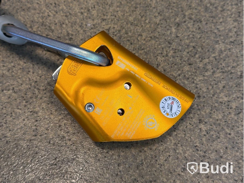 Fallskyddssele Petzl Newton samt blandade delar