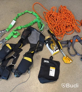Fallskyddssele Petzl Newton samt blandade delar
