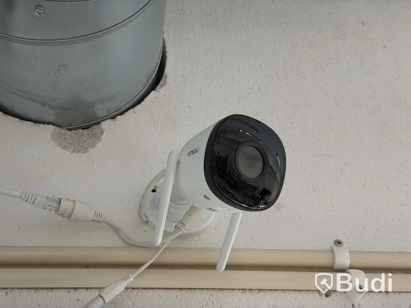 Imou surveillance system with 4 cameras, base unit/hard drive and monitor