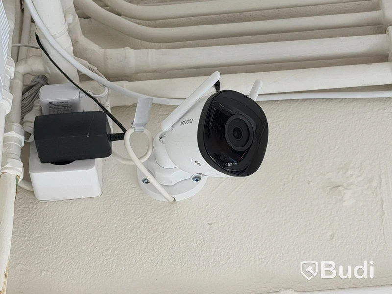 Imou surveillance system with 4 cameras, base unit/hard drive and monitor
