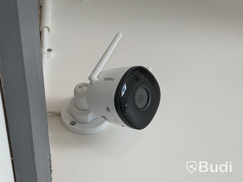 Imou surveillance system with 4 cameras, base unit/hard drive and monitor