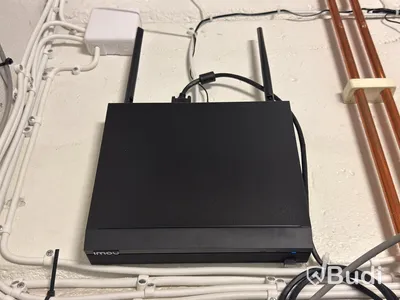 Imou surveillance system with 4 cameras, base unit/hard drive and monitor