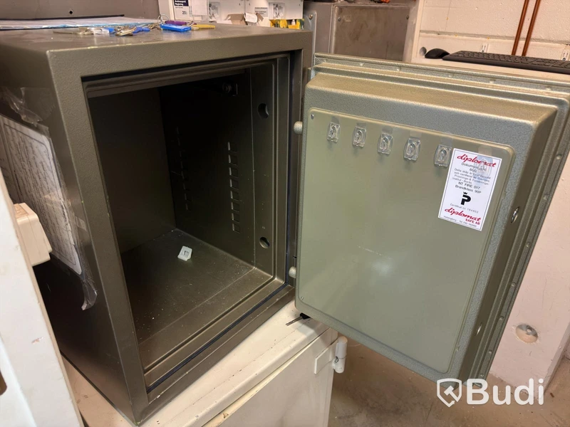 Safes, 2 pcs., JÖLI and Diplomat