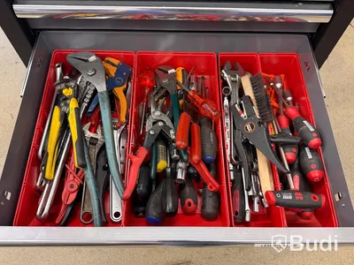 Verktygsvagn med stor mängd verktyg