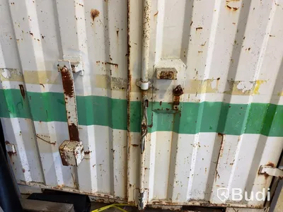 Container 8-fot, med hyllor, belysning och spilltråg