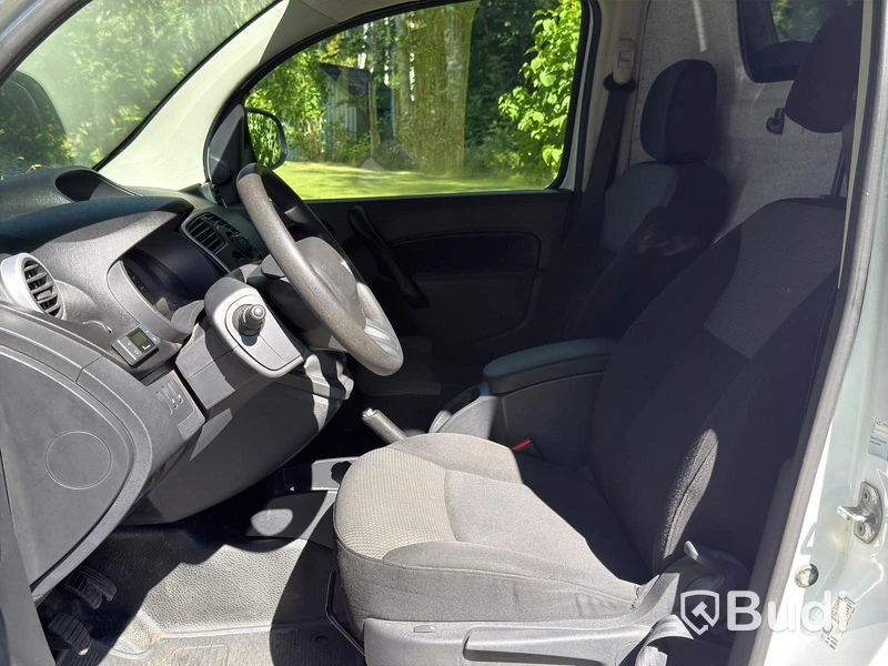 Renault Kangoo 1.5 dCi | 63,890 km | 2017 | Van racking