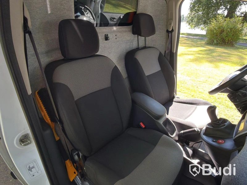 Renault Kangoo 1.5 dCi | 63,890 km | 2017 | Van racking