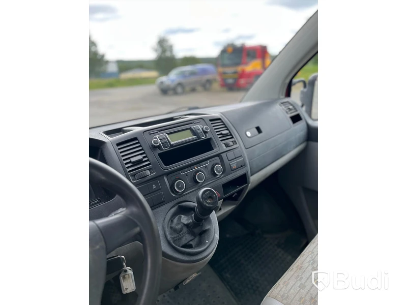 Volkswagen Transporter Chassis Double Cab 2.0 TDI Flatbed Truck - 2010