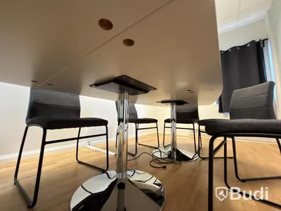 Conference table with 8 chairs incl. 65" Philips screen