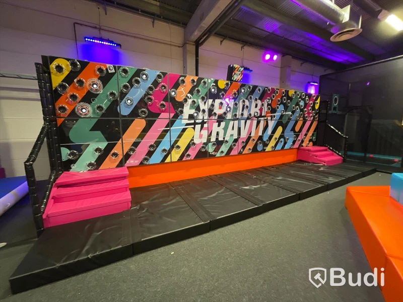 Explore Gravity 10x2x2.90 m (LxDxH)