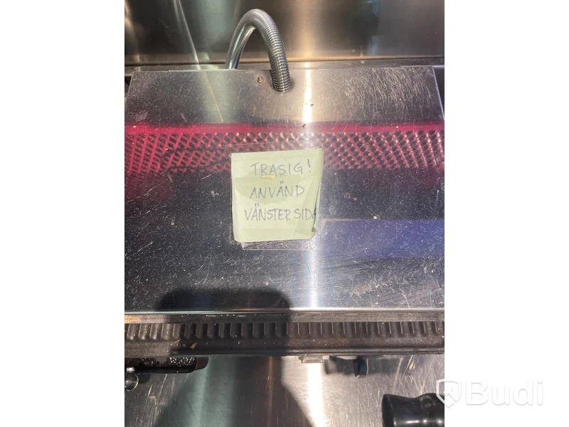 Klämgrill - Milantoast. OBS! En sida defekt.