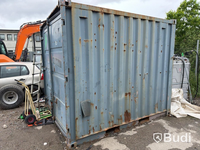 10-foot container with contents from a haulage company