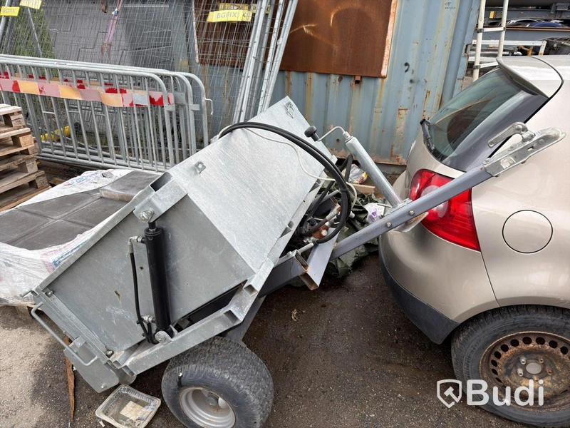 Hydraulic grit spreader, untested