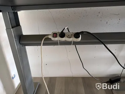 Elektriskt skrivbord & kontorsstol