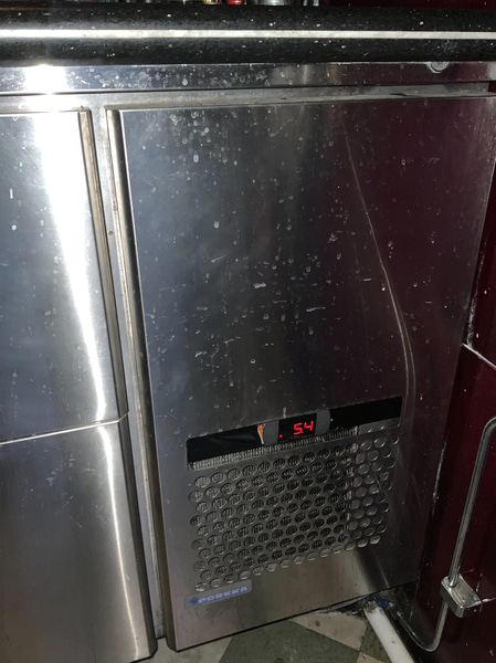 Kylbänk Porkka ca 160 bred, 6st lådor samt barbatteri