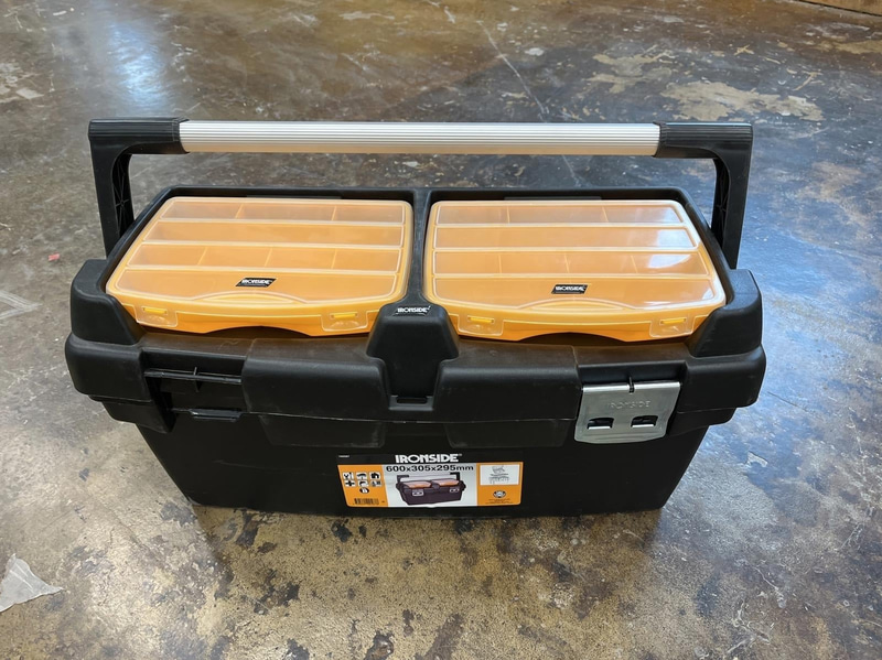 VERKTYGSLÅDA IRONSIDE PRO 60CM, 600X305X295MM 100587 OBS! TRASIG