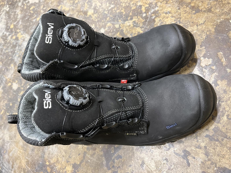 (NEW) SIEVI 52825 GT ROLLER HIGH S3 SAFETY BOOT, SIZE 44