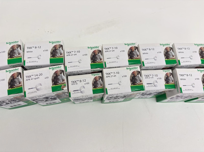 (NEW) LOT OF SCHNEIDER ELECTRIC CABLE CLIPS