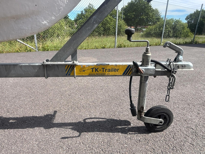 Motorbåt 4.65m med Mercury 4hk och båtkärra