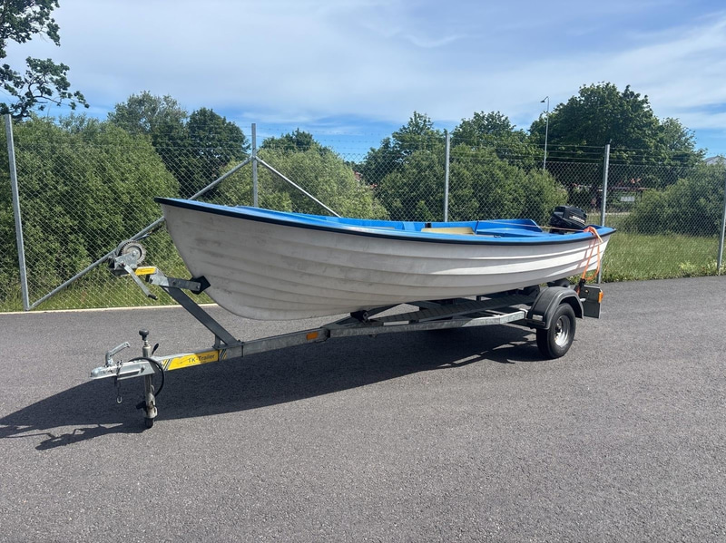 Motorbåt 4.65m med Mercury 4hk och båtkärra