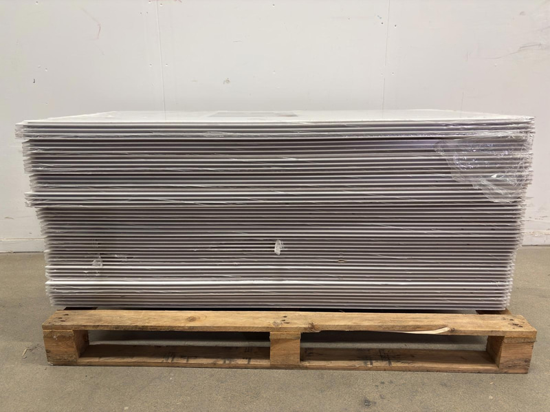 (NEW) Lot of Moelven Diskret Regina ceiling panels, 48 panels