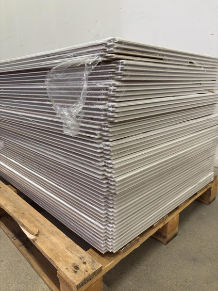 (NEW) Lot of Moelven Diskret Regina ceiling panels, 48 panels