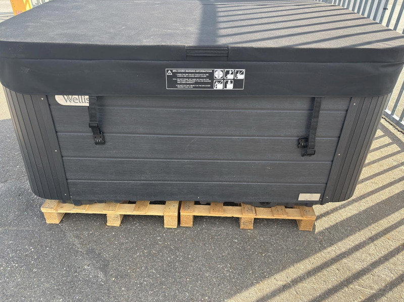 SPABAD WELLIS CALLISTO 5 PLATSER 20 JETS ICE WHITE + LOCKLYFT