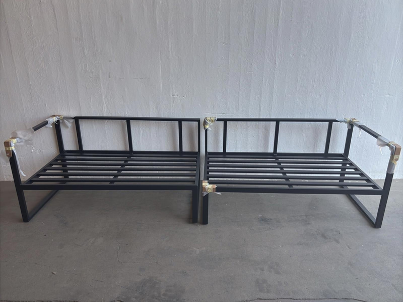 2 sofas incl. coffee table, Sensum Skepparholmen, black