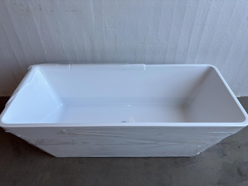 Bathtub, 1600 x 750 mm
