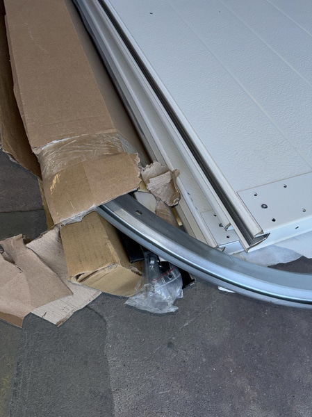 (NEW) GARAGE DOOR HÖRMANN ISOMATIC 2375X2000X40MM WHITE