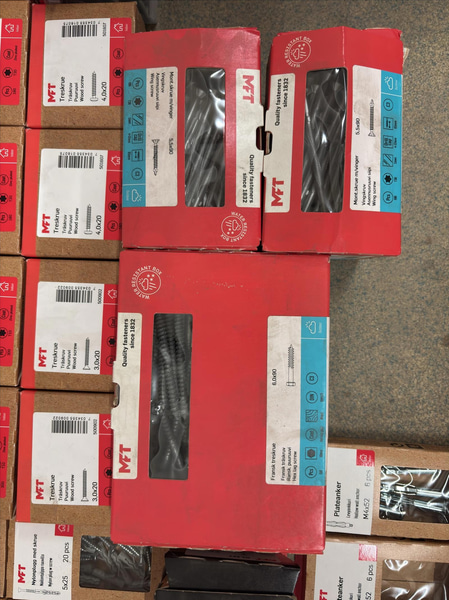 NEW) Lot of assorted screws and wall plugs in various brands and sizes