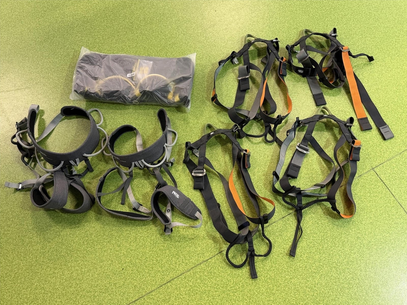 Klätterselar Petzl, 6 st samt 1 st klätterväska