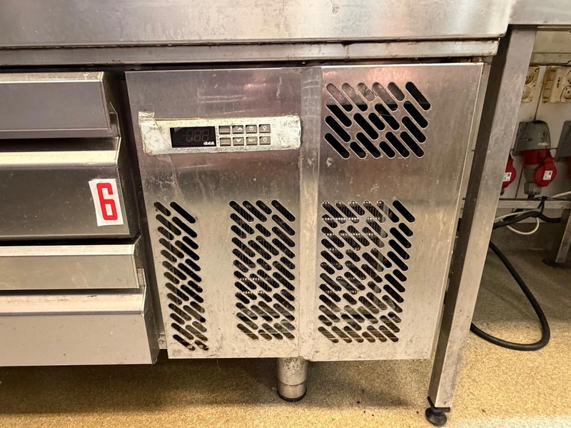 Infrico refrigerated counter, 4 drawers
