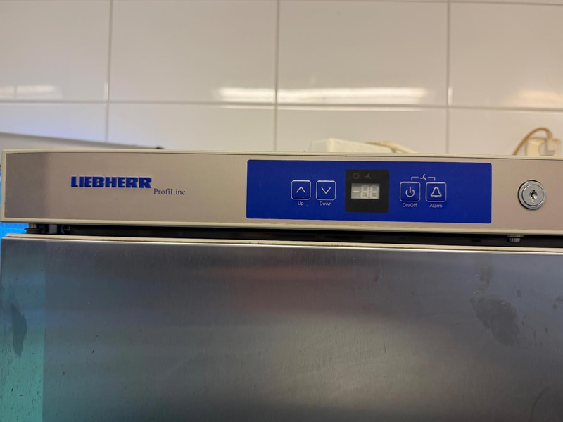 2 st rostfria kylskåp Liebherr