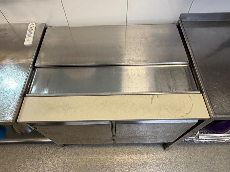 Refrigerated prep counter / saladette, SVEA S-90