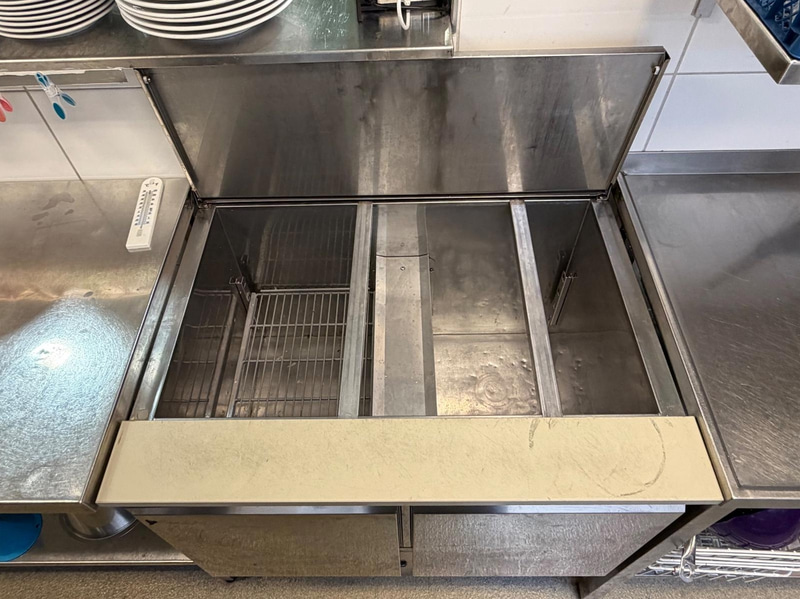 Refrigerated prep counter / saladette, SVEA S-90