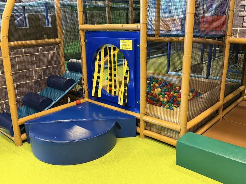 Large indoor playground, PlayCo, length approx. 37 metres