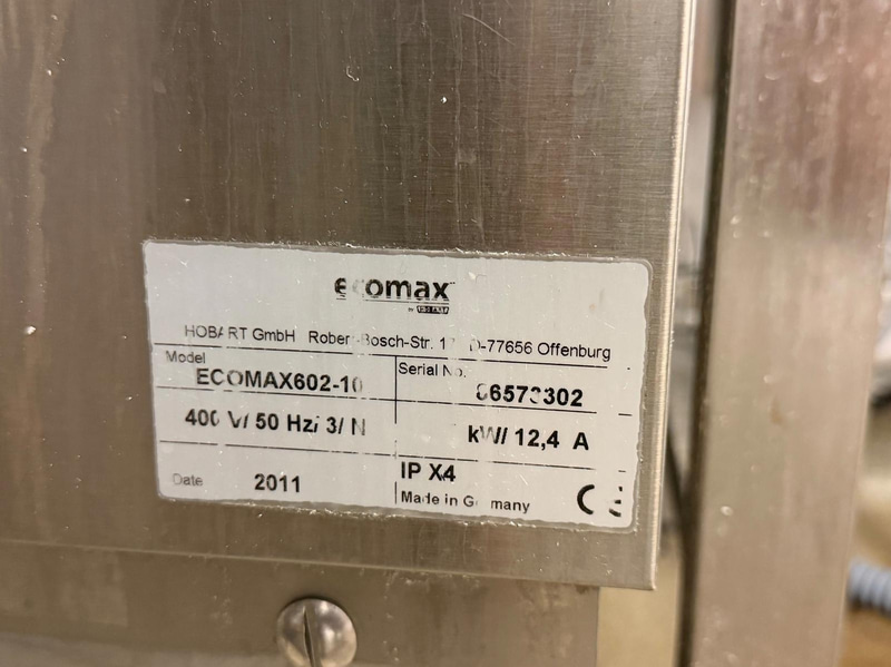 Dishwasher, Hobart ecomax 602-10, with infeed and outfeed tables