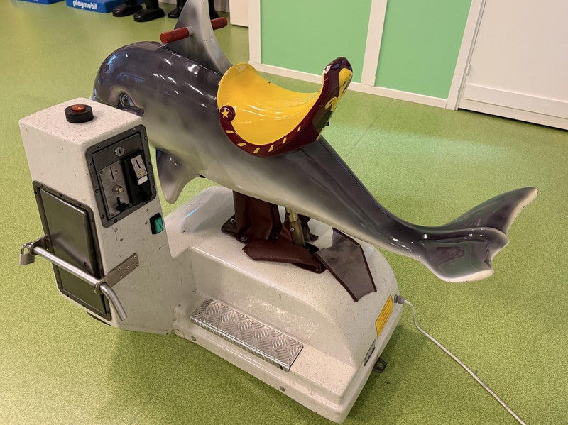 Åkattraktion Falgas, Delfin
