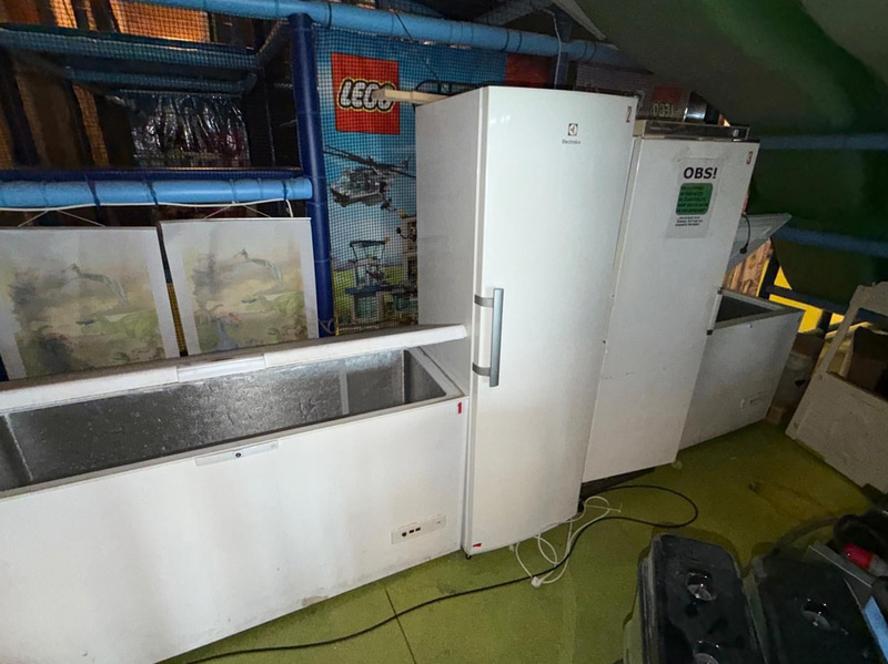 Kylskåp, frysskåp samt 2 st frysboxar, bl.a. Whirlpool/ Electrolux