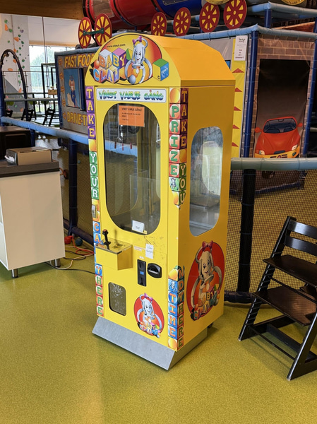 Claw machine ELAUT, "win every time"