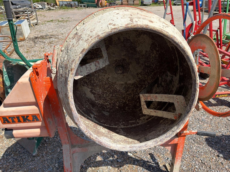 Image 4