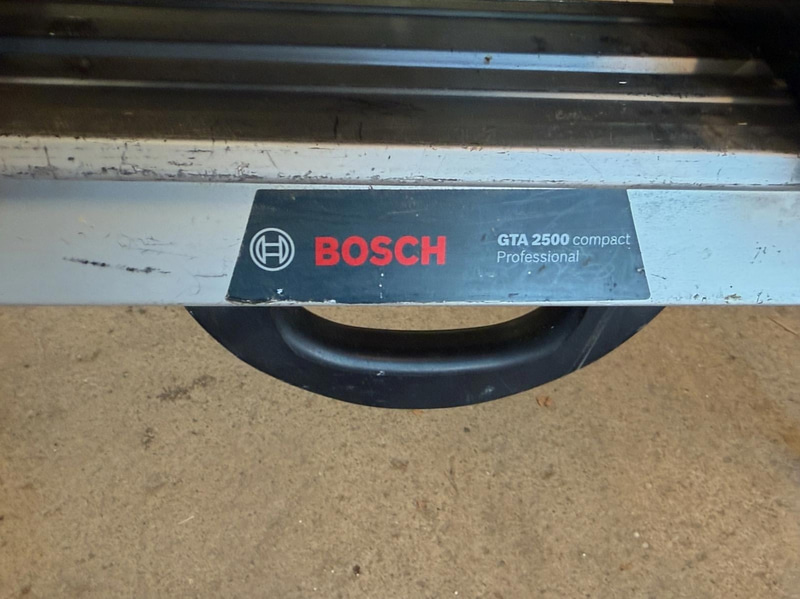 Kap- och gersåg Bosch GCM 8 SJL, med ställning
