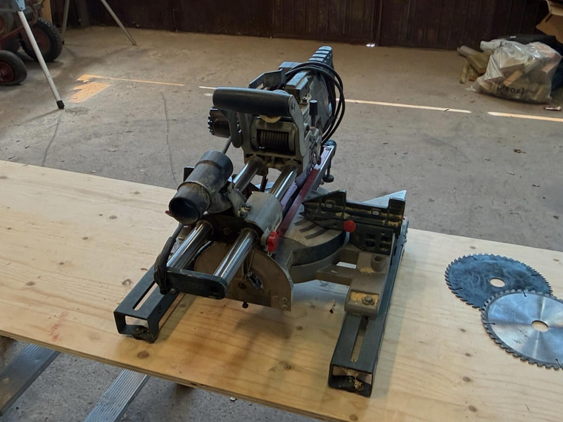 Crosscut and Mitre Saw Bosch GCM 8 SJL
