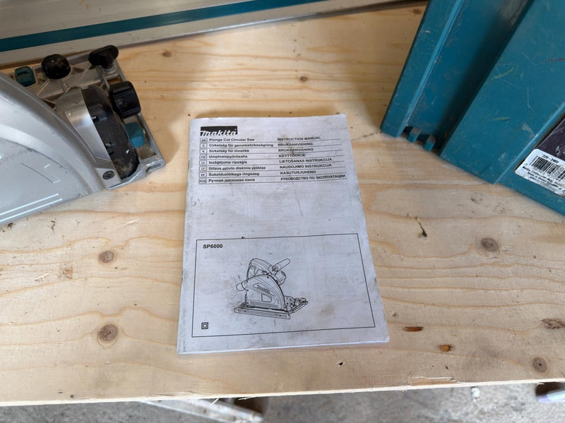 Sänksåg Makita SP6000K, med styrskena