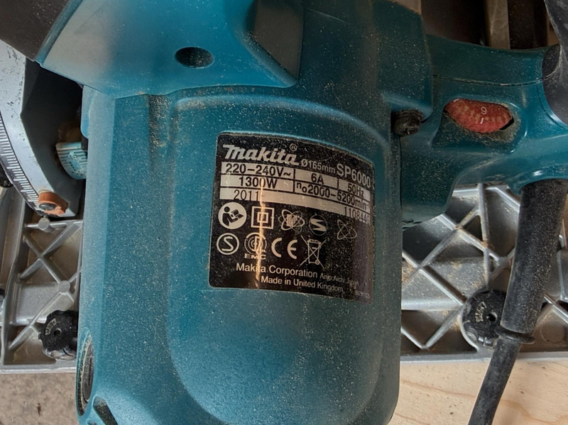 Sänksåg Makita SP6000K, med styrskena
