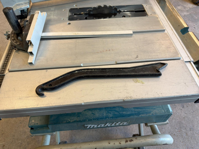 Makita 2704 Table Saw, 1650 W