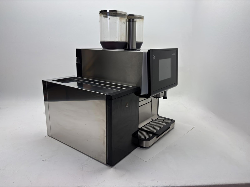 WMF 8000 S coffee machine, incl. WMF COOLER 6,5 LT milk cooler