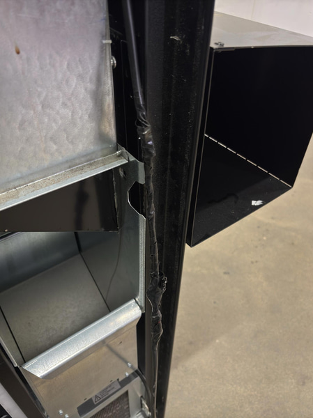 Refrigerated vending machine Vision, Comboplus S R 290 V8, incl. screen, card reader and built-in installation parts